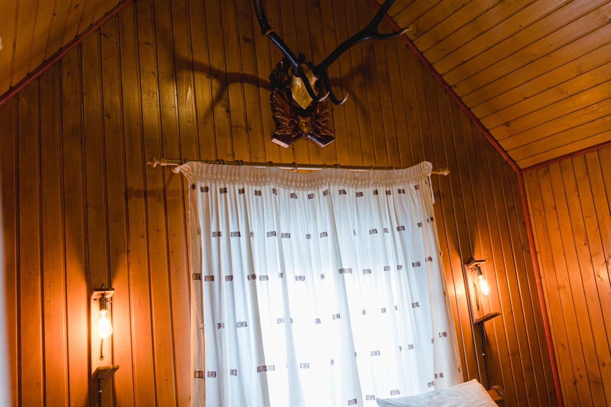 Kolyba Opryshkiv Nizhneye Selishche Quarto foto